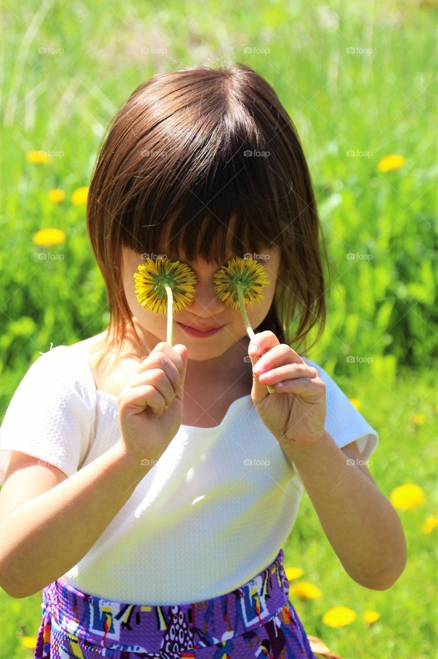 Dandelion eyes