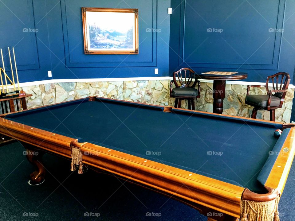 pool table/room