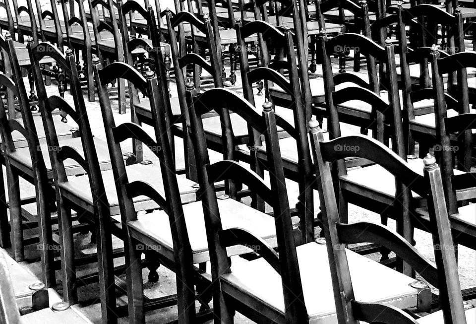 Stühle schwarzweiß