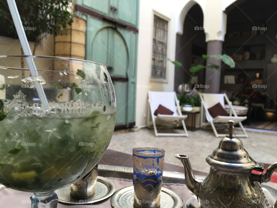 Lemonade and lemon mint tea Moroccan style 