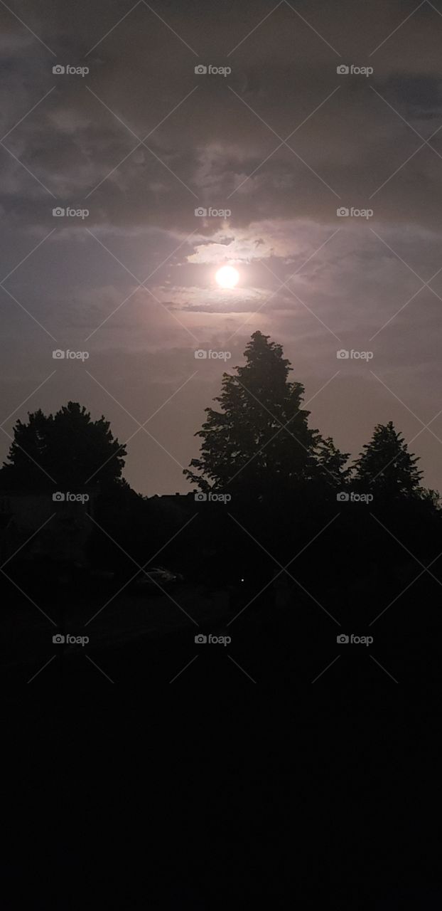 The moonlight shines when the Power outage