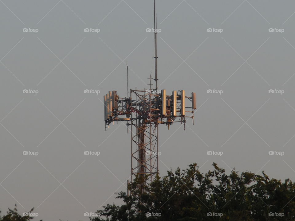 radio 📻. This is a picture of a cell phone tower 🗼