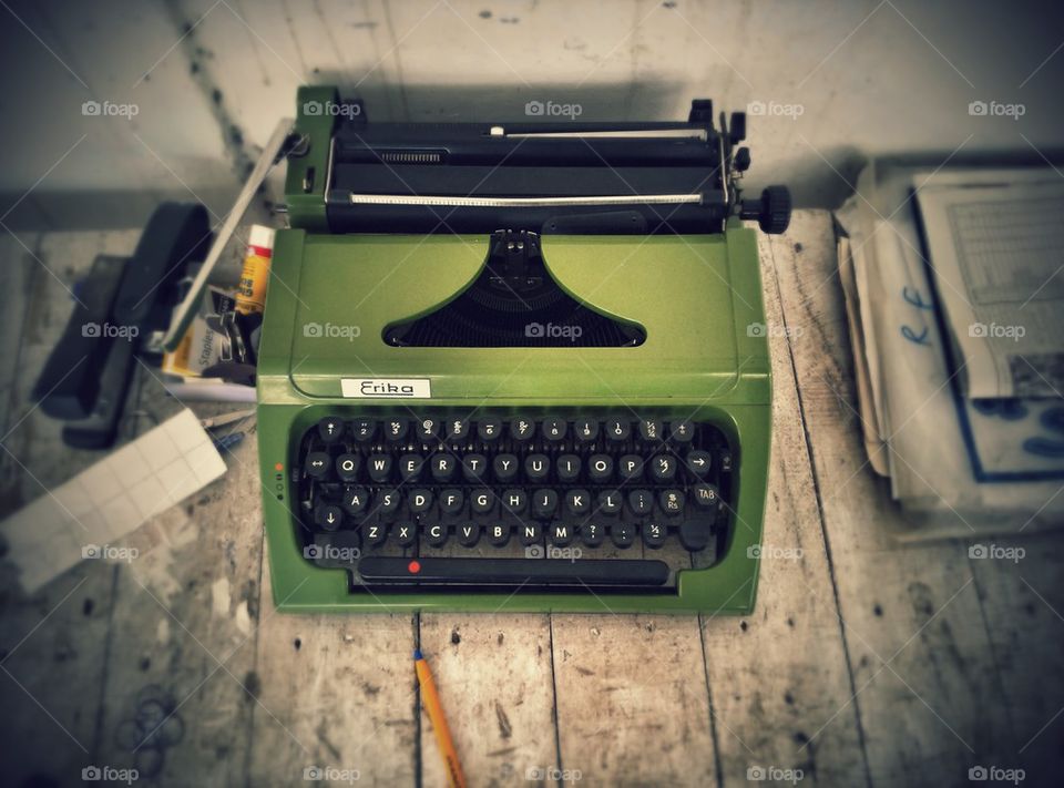 Typewriter 