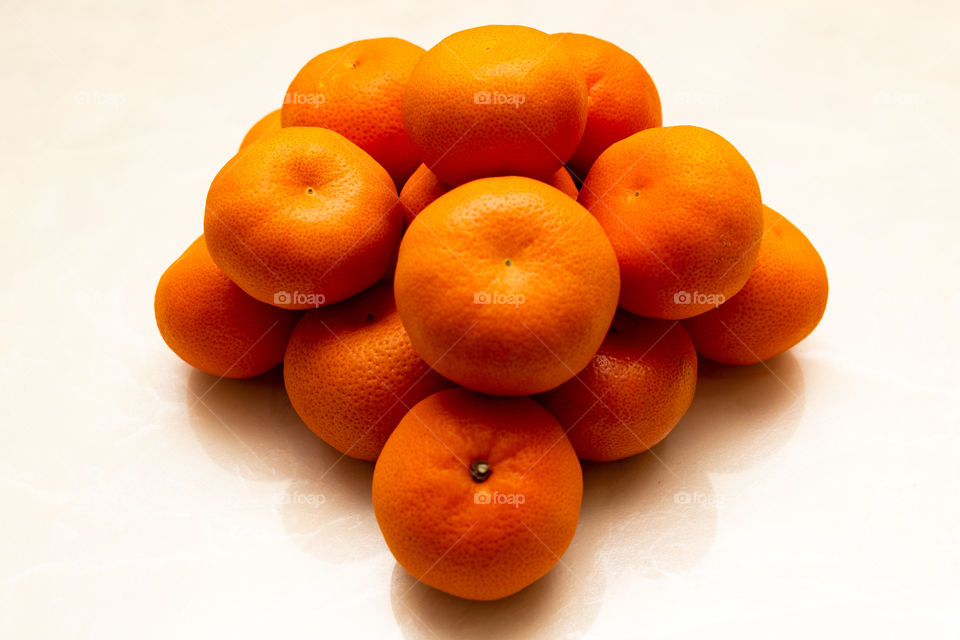 A pile of oranges looks delicious