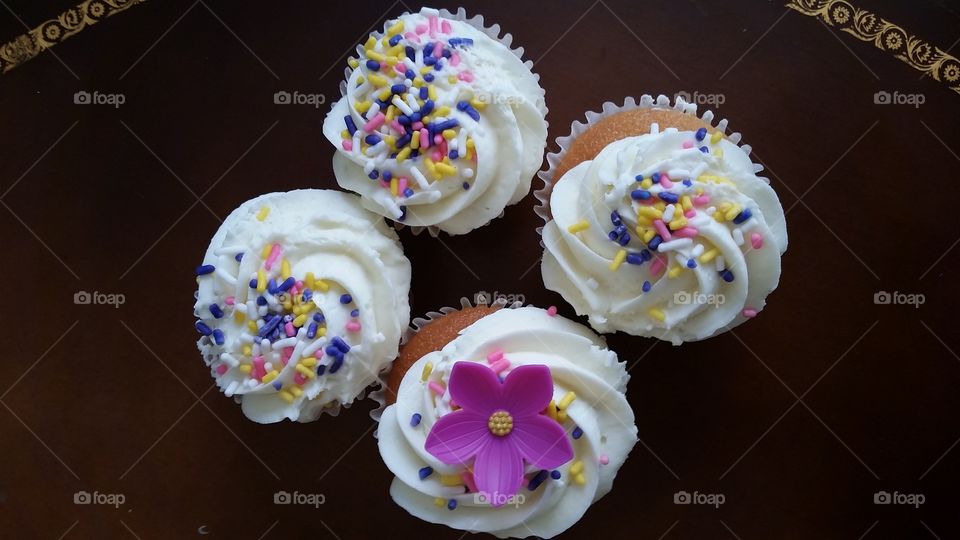 spring cupcakes