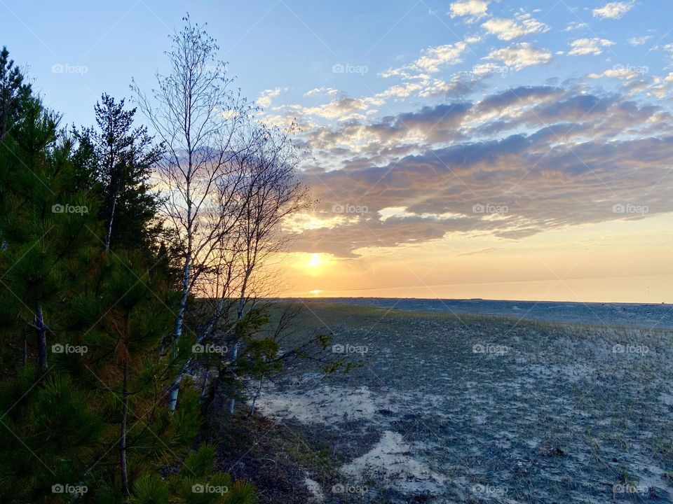 Sunset on the shores of Lakes Superior in the Upper Peninsula of Michigan