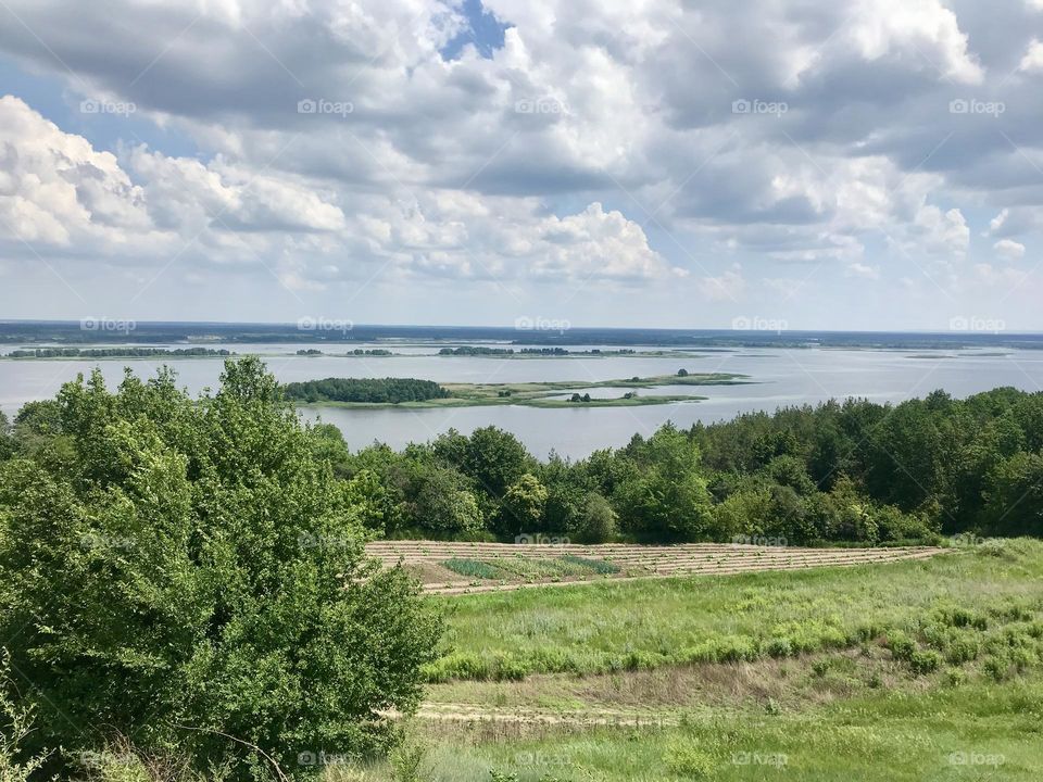 Эта фотография пропитана атмосферой спокойствия и гармонии с природой 