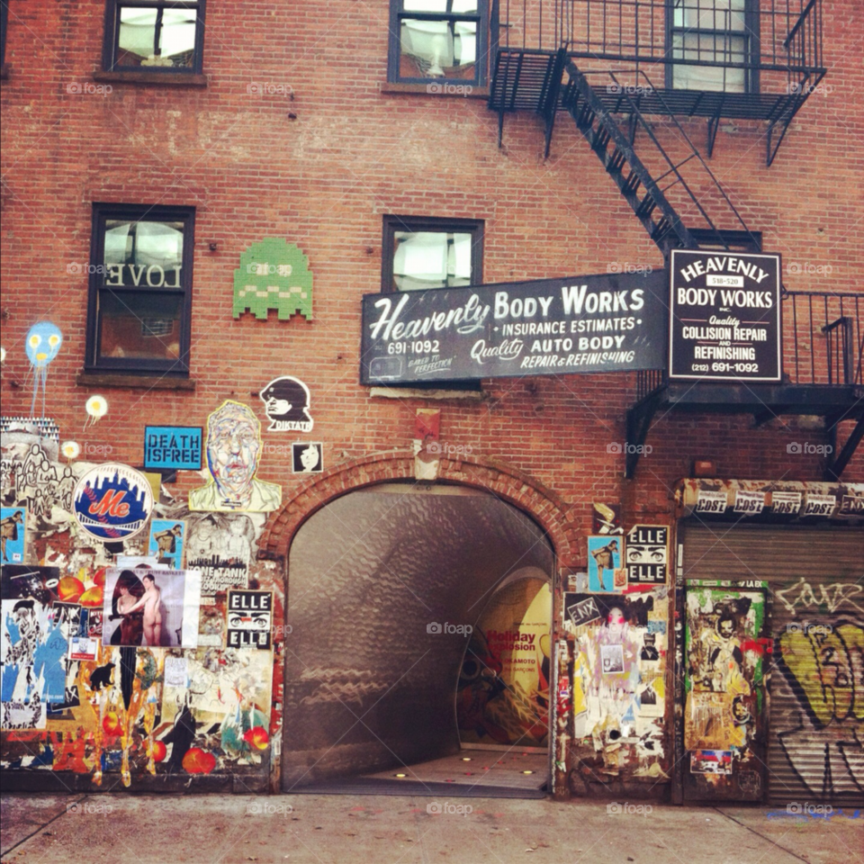 new york street graffiti building by stellamarieg