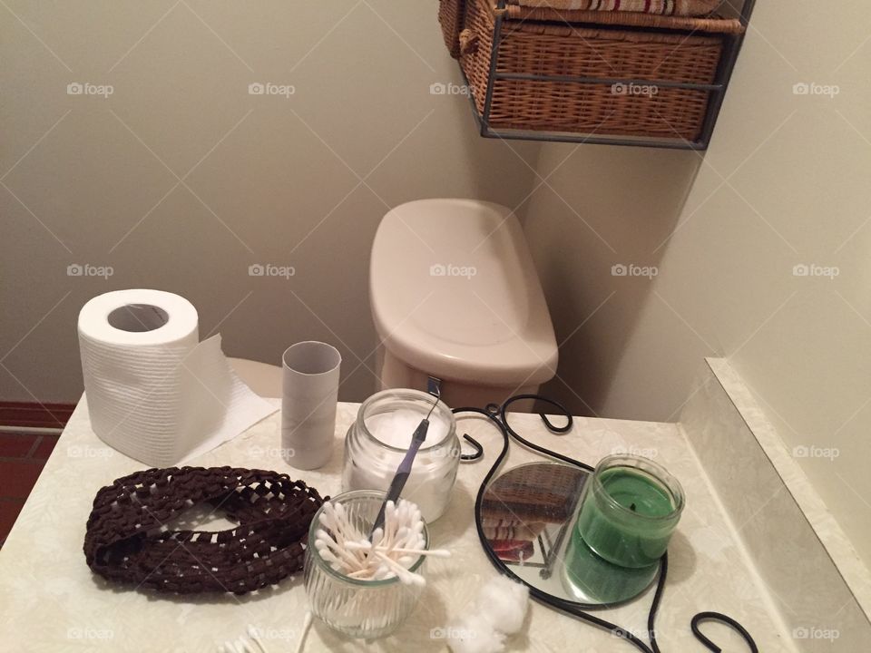 Bathroom vanity contents