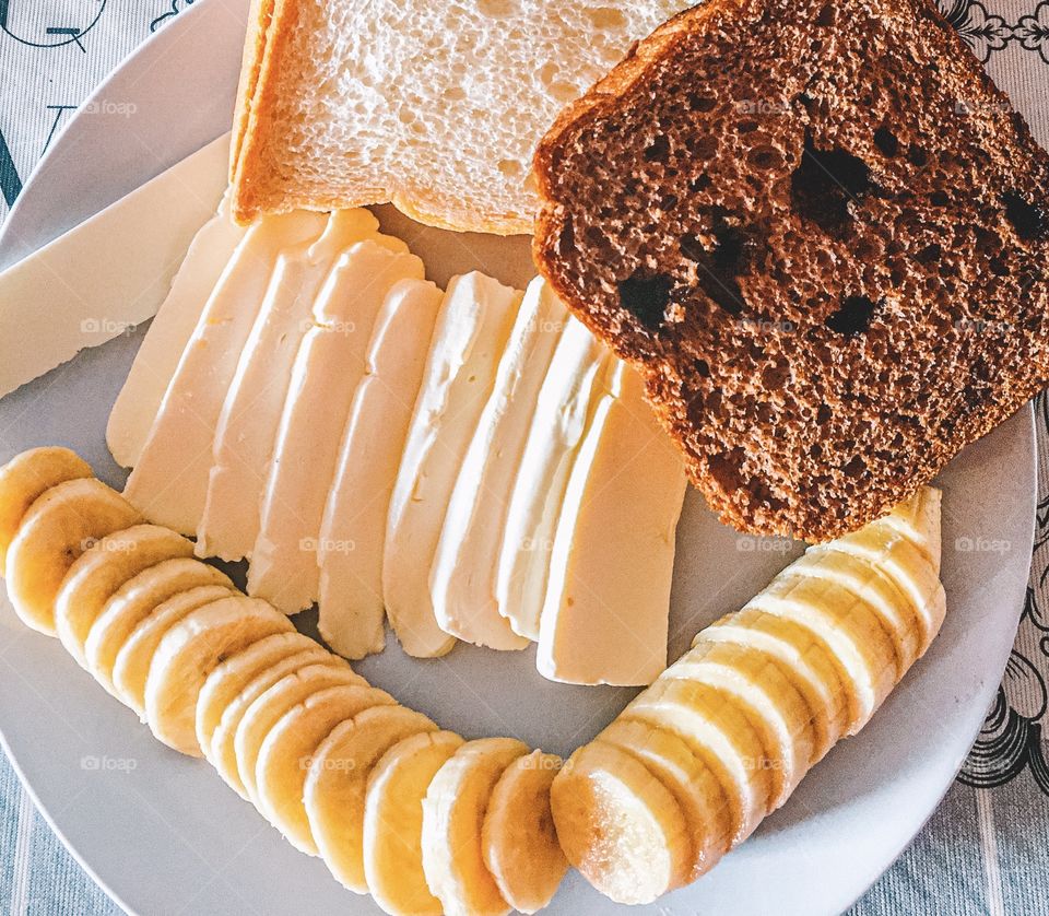 Breakfast served in the table