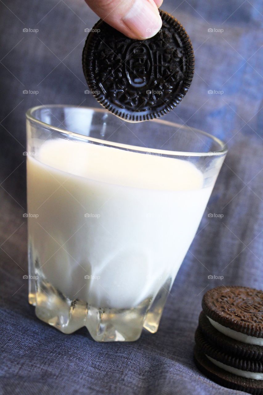 Oreo dunked in milk