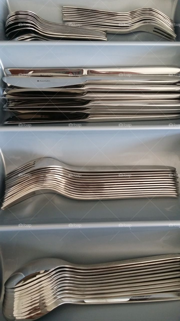 Cutlery drawer