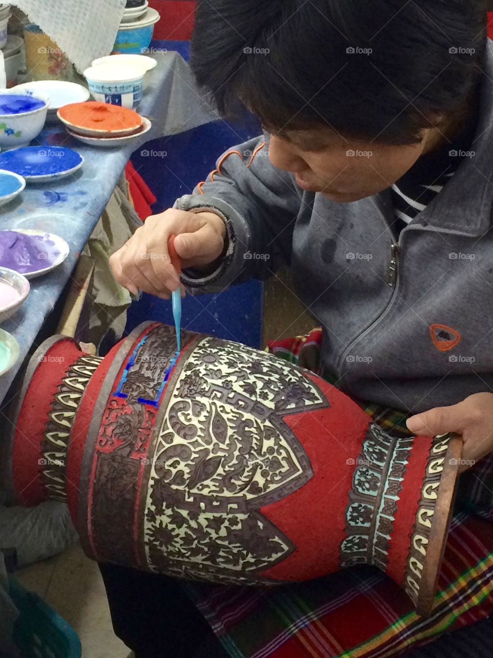 Making cloisonné vase