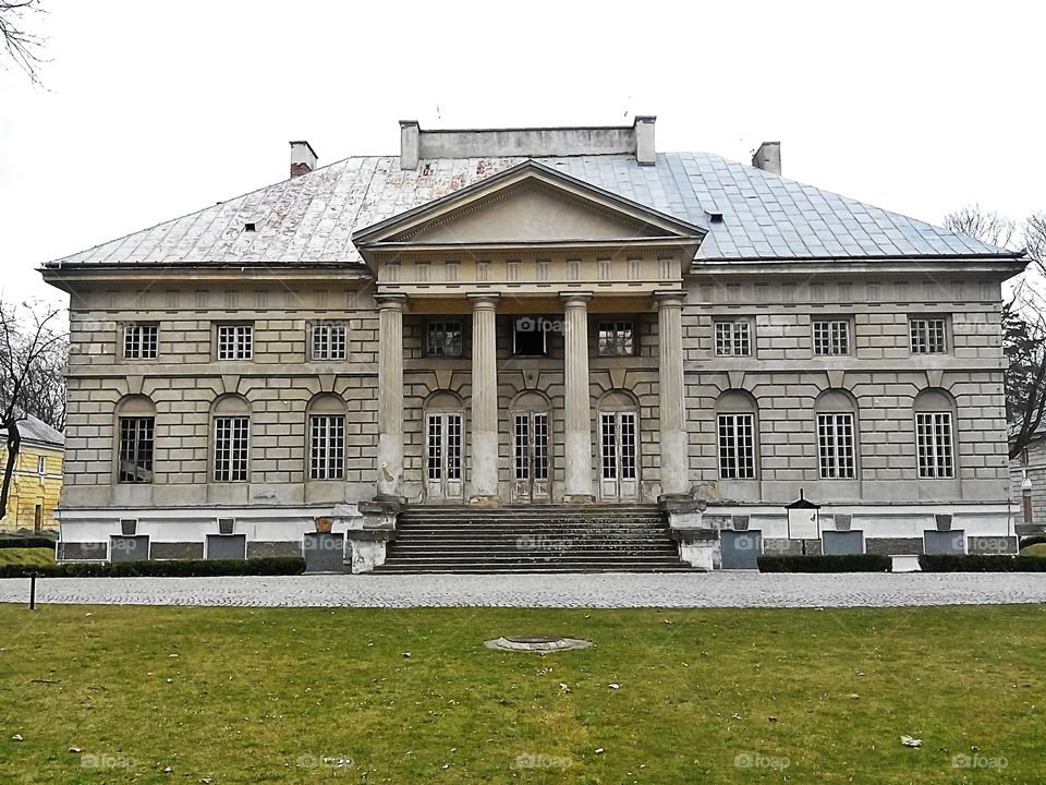 Abandoned palace . This old palace is located in beautiful park I like to walk. It is a pity to see it slowly becomes a ruin. 