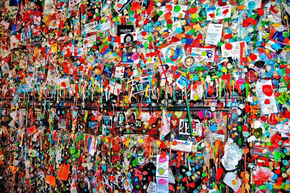 Wall in Seattle with chewing gum stuck to it