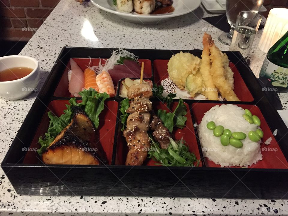 Japanese food, bento box, sushi, tempora 
