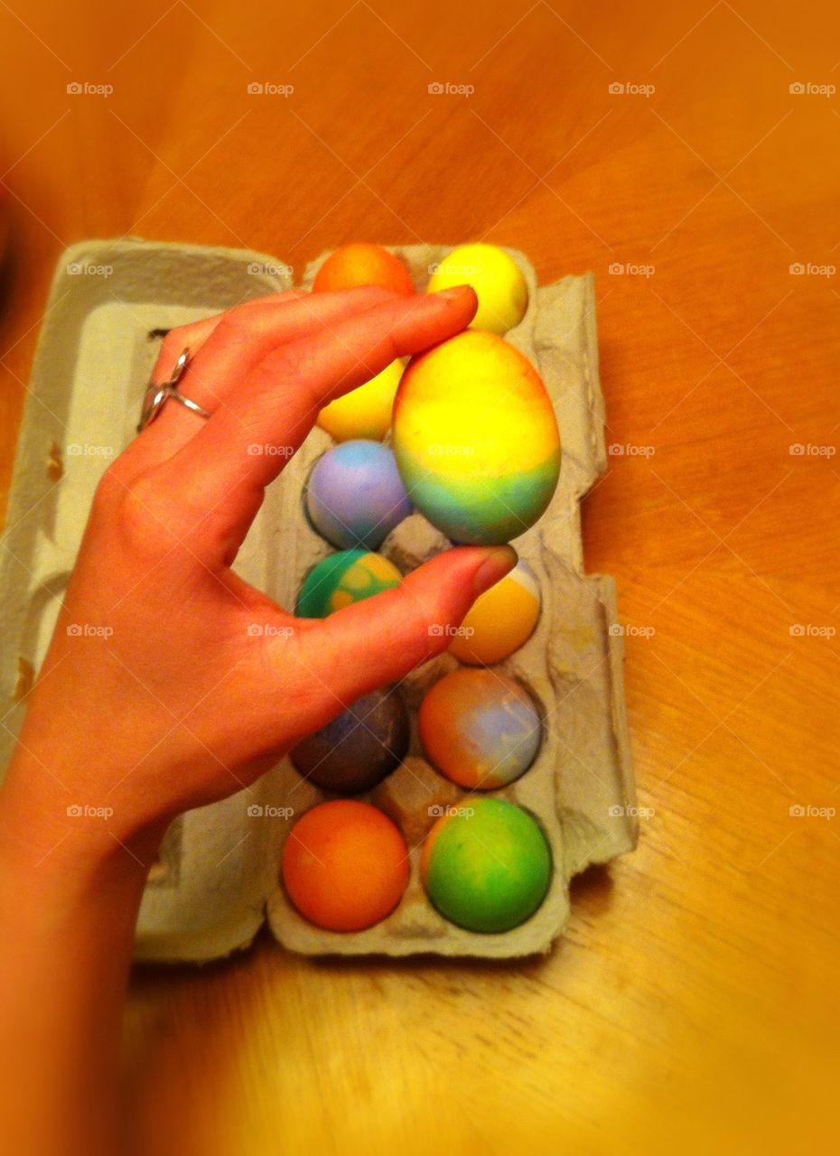 Coloring eggs