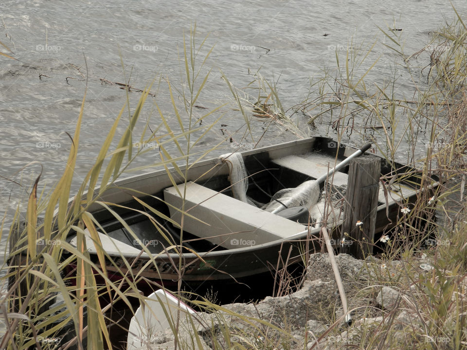 Happy Grey Story: My Happy Grey Story photos shows cool, neutral, and balanced color which
communicates some of the strength and mystery of black!