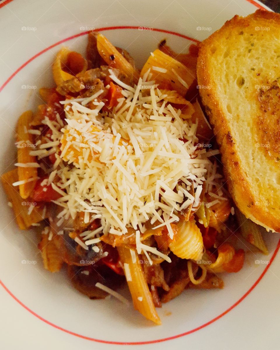 The perfect winter warm up food ... pasta with a veggie fueled sauce and a hearty bread.