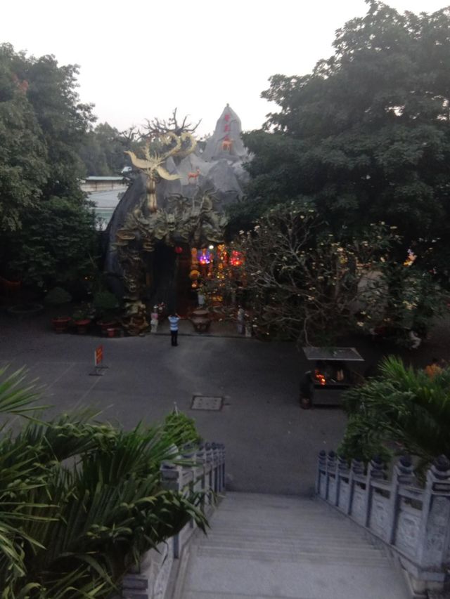 Chùa.
