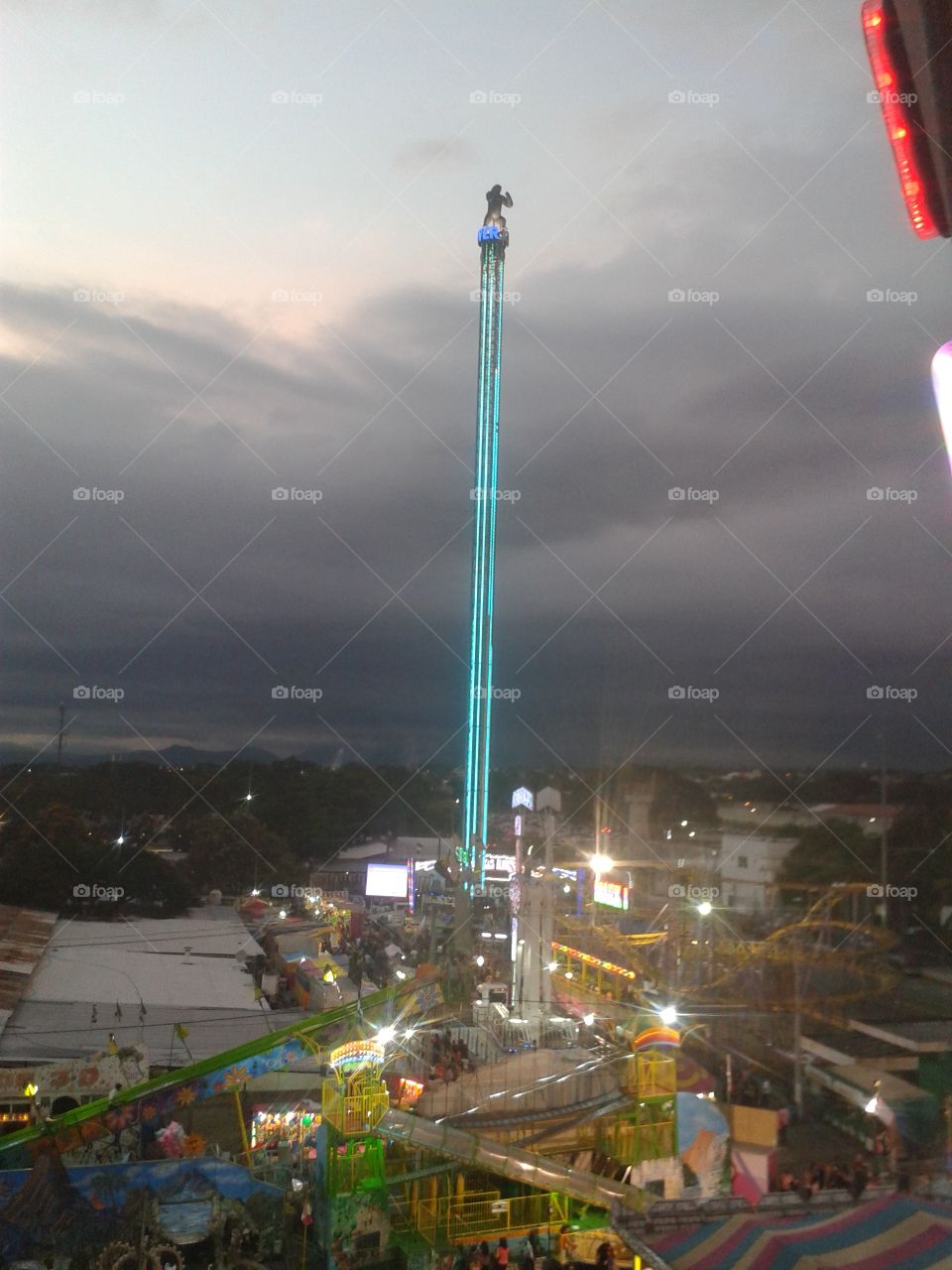 Mega king tower on local fair. Mega king tower on local fair... Feria de todos los santos Colima 2015