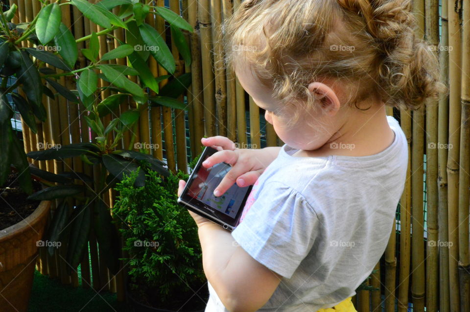 Kid with smartphone