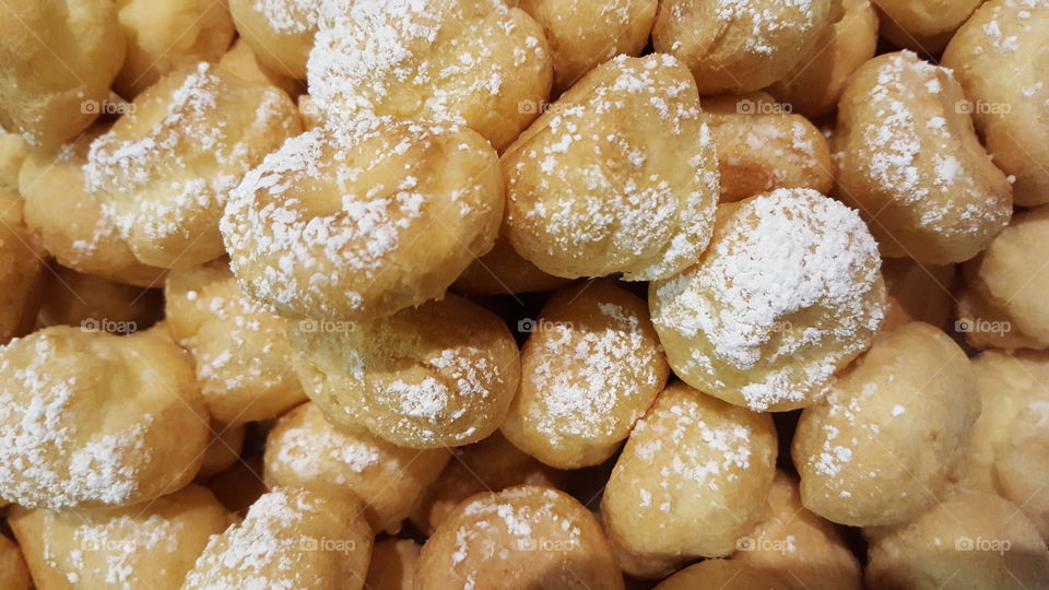 cream puffs