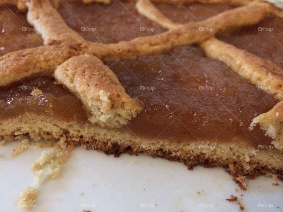 Pear jam tart closeup