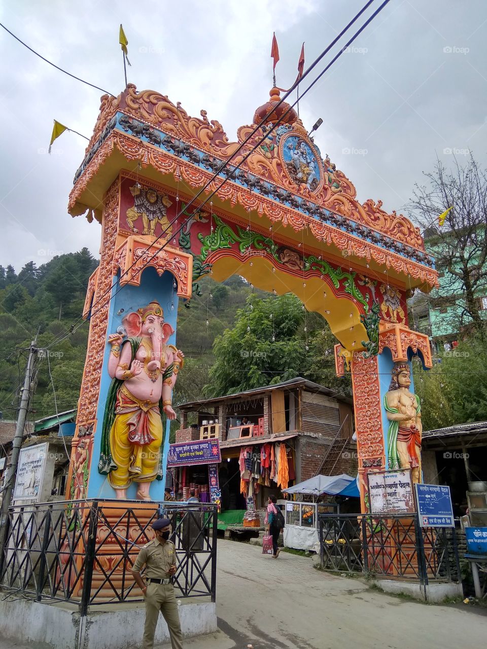 the gate of 84 temple