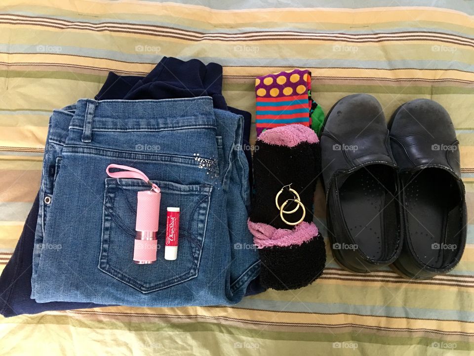 Snow Coming Might Need To Stay Over

Need a change of clothes to visit a friend. We're expecting a major Eastern Seaboard Snow Storm & might have to stay the night. Need to throw some necessities together including flashlight!