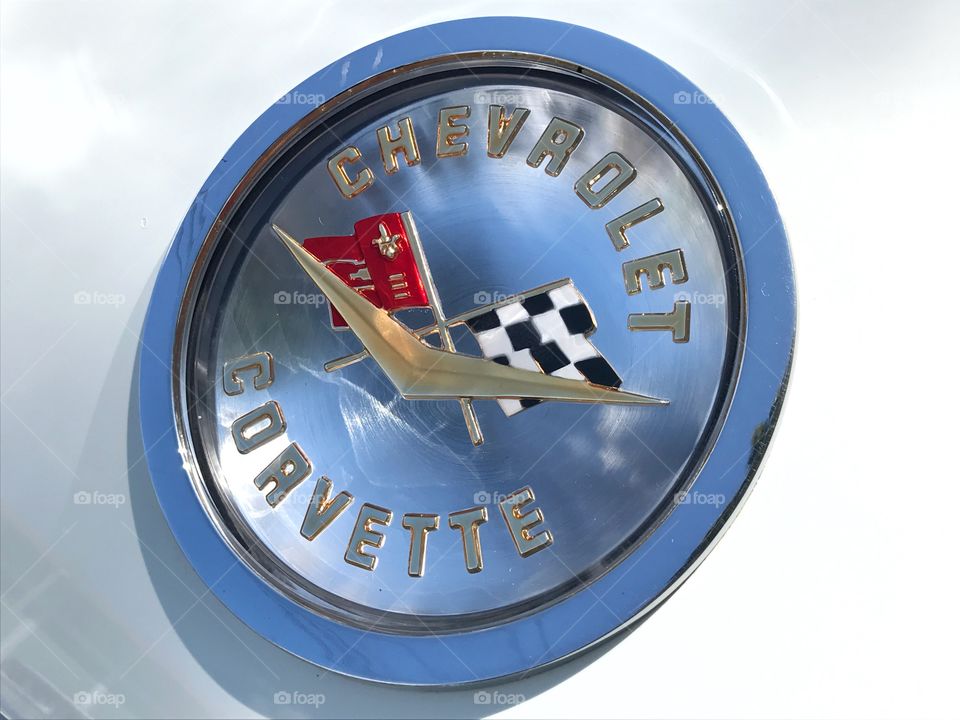 Chevholet corvette insignia or racing flags