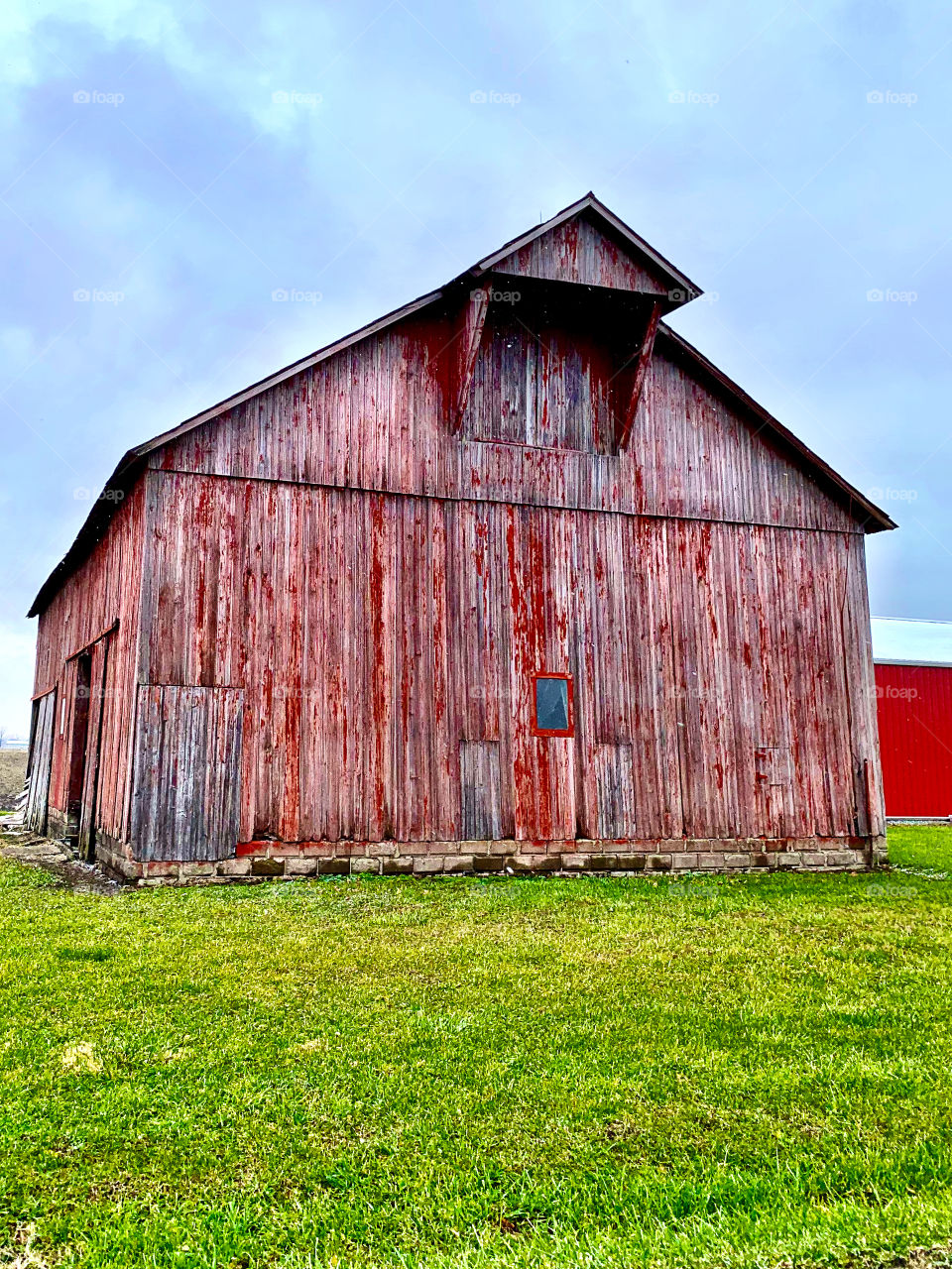 Red Indiana barn