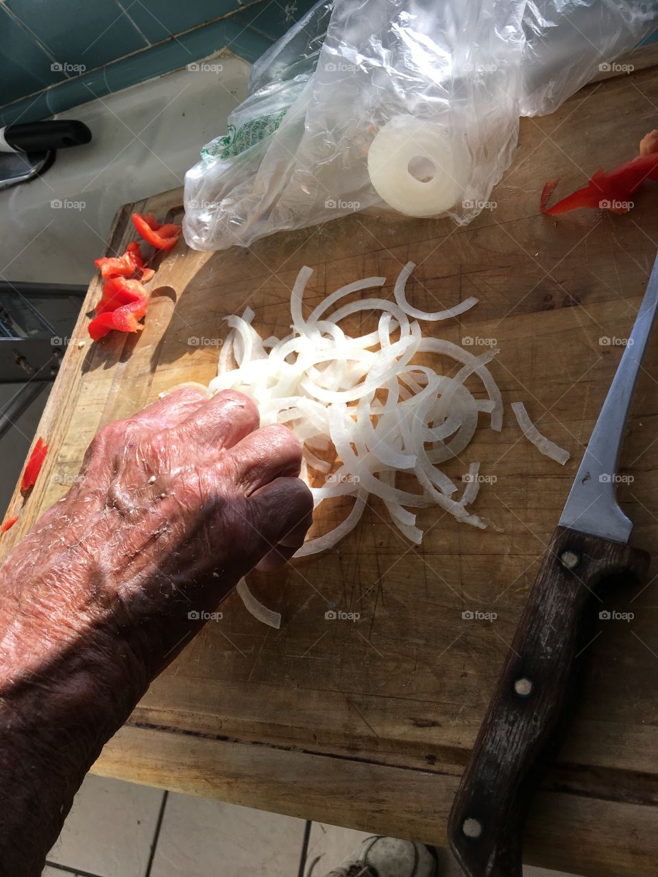 Onions on cutting board 