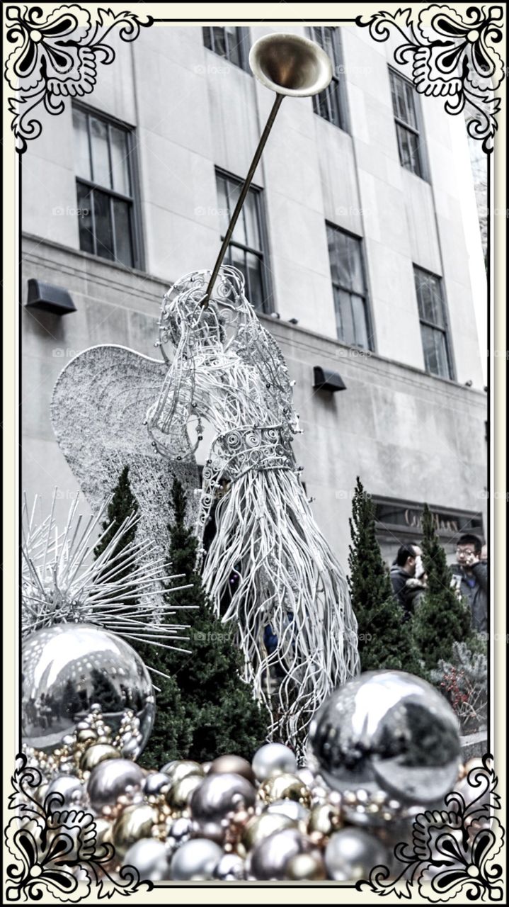 New York Christmas angels horn 