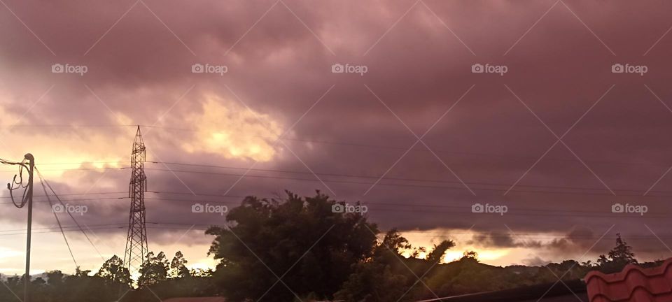Lindo atardecer en Cartago Costa Rica Centroamérica propiedad Osvin