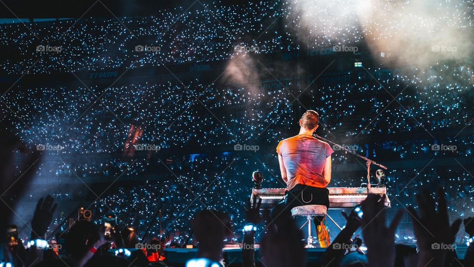 Coldplay Concert - Paris 2022 - Chris Martin Playing