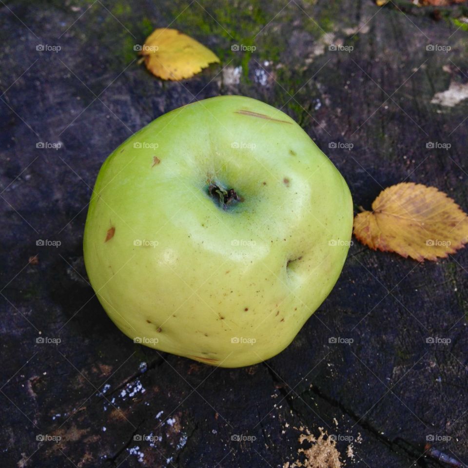 Green apple.