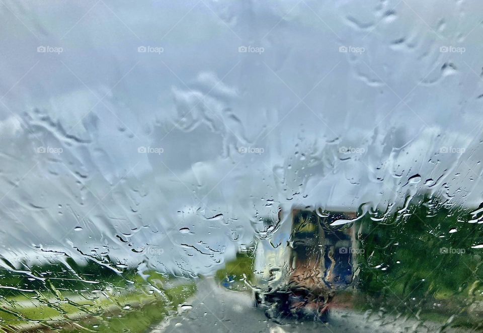 Muita chuva na Rodovia Fernão Dias, trecho de Atibaia. A estrada fica muito perigosa quando está molhada…