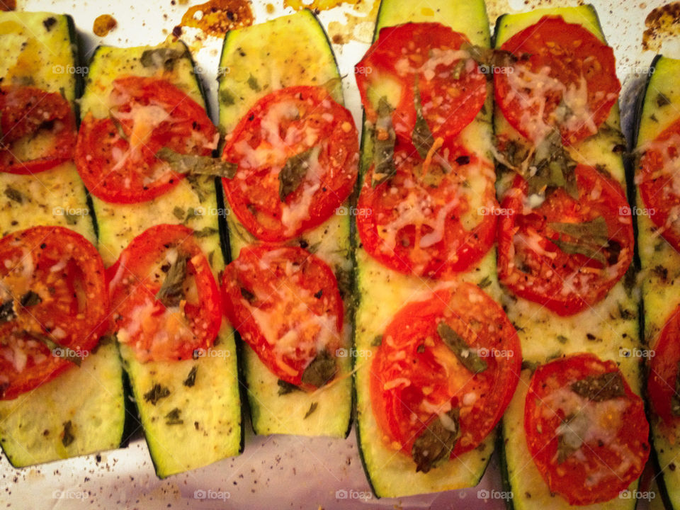 Healthy zucchini pizza