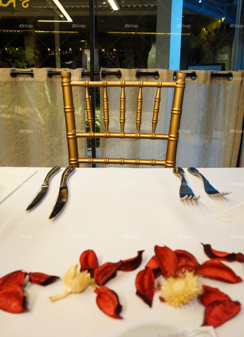 Chair with dinning set and decor