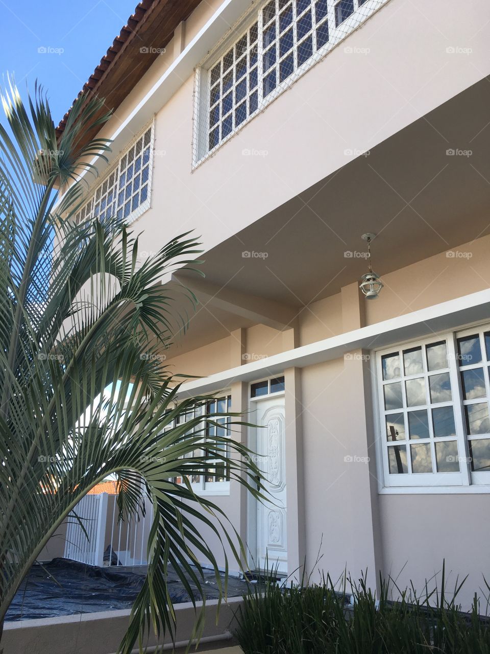 🇺🇸 Perspective of a checkered house on a rectangular post.  What an architectural service! / 🇧🇷 Perspectiva de uma casa quadriculada num espigão retangular. Que serviço de arquitetura!