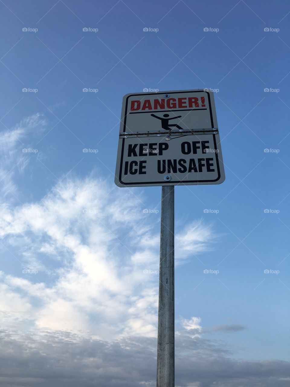 Keep off sign 