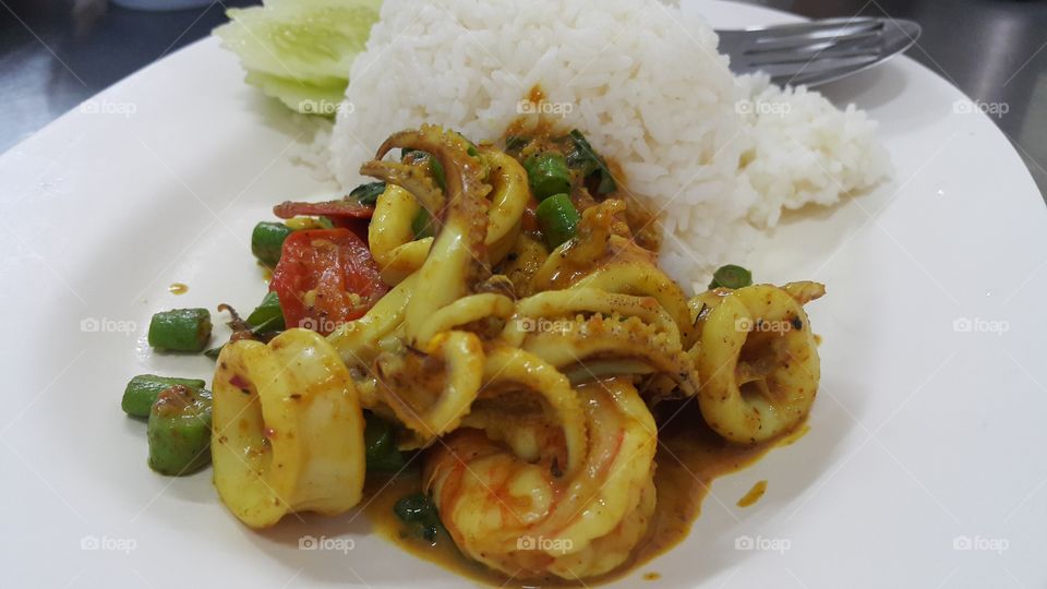Fried chilly paste with seafood
