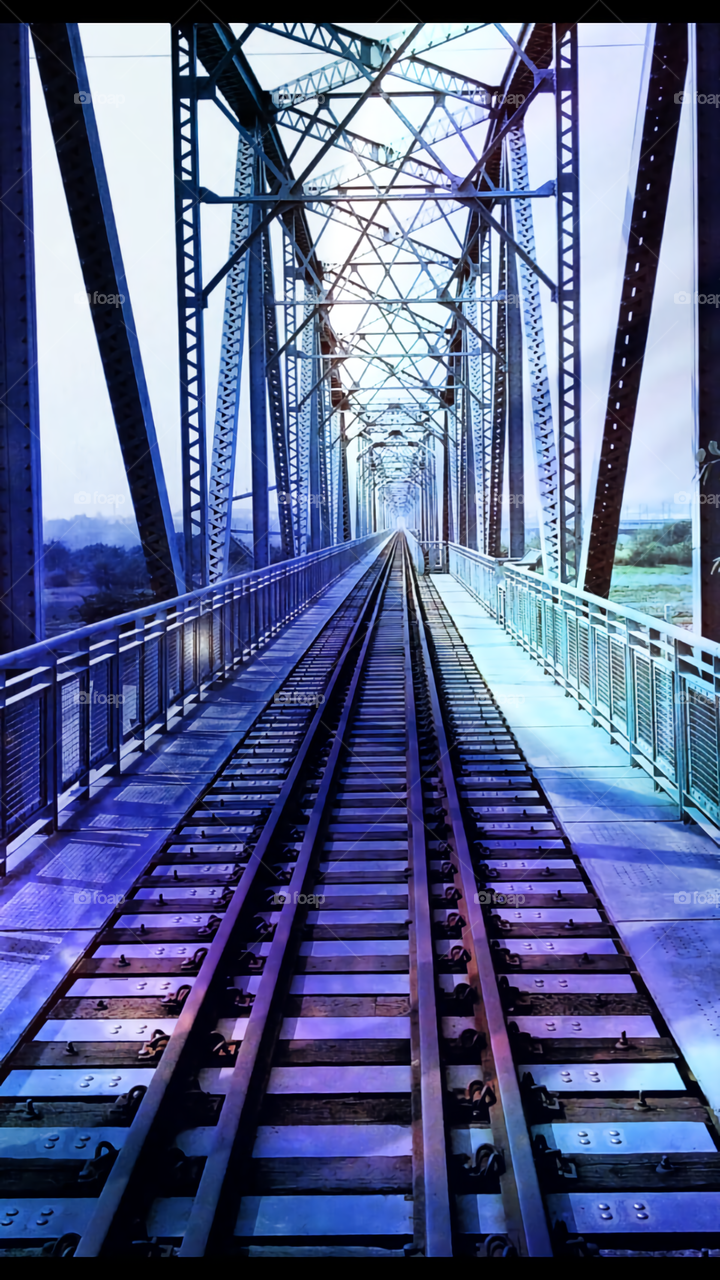 jalan kereta diatas jembatan layang