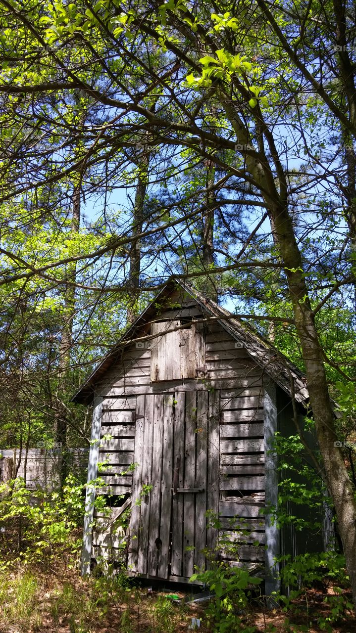 Old corn crib