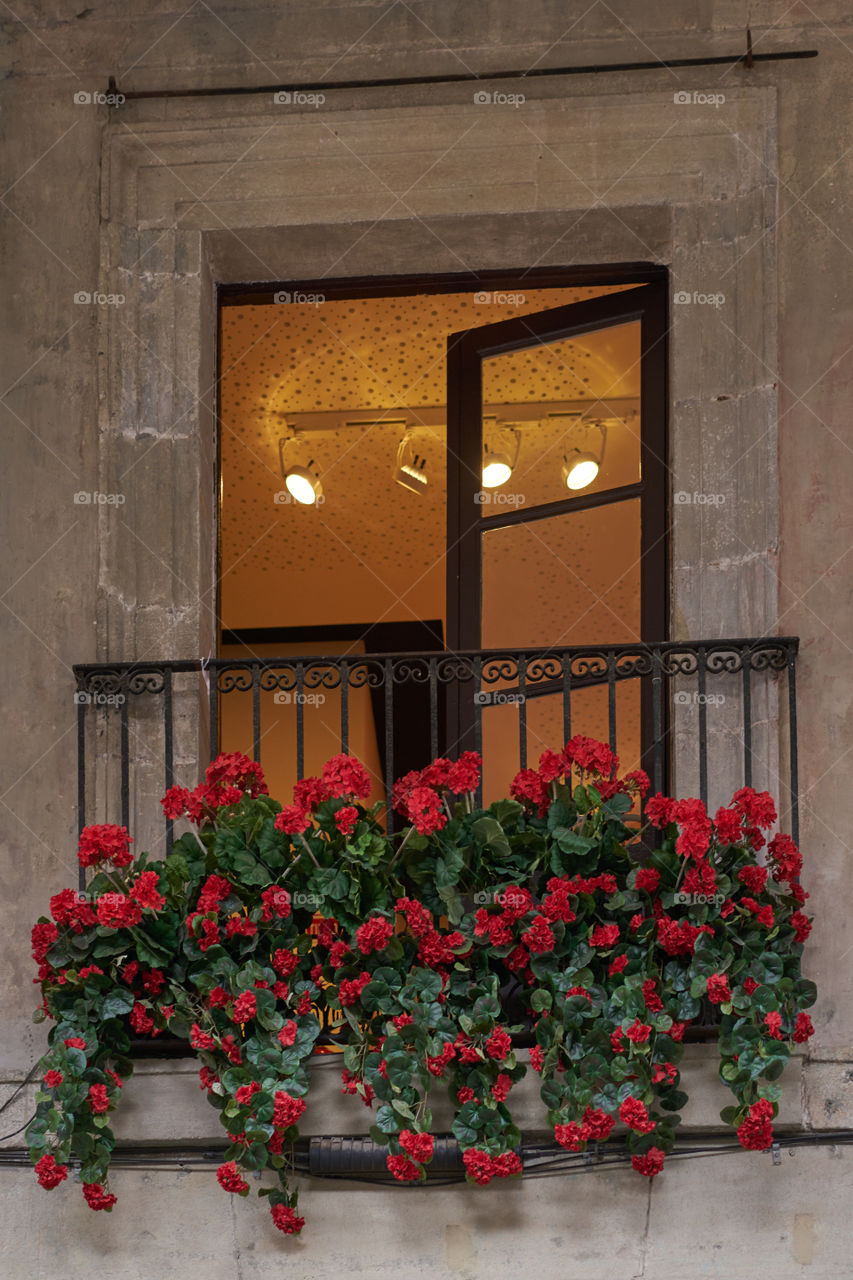 Ventana un anochecer de primavera