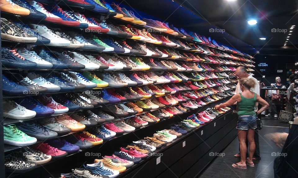 Dream of many womams