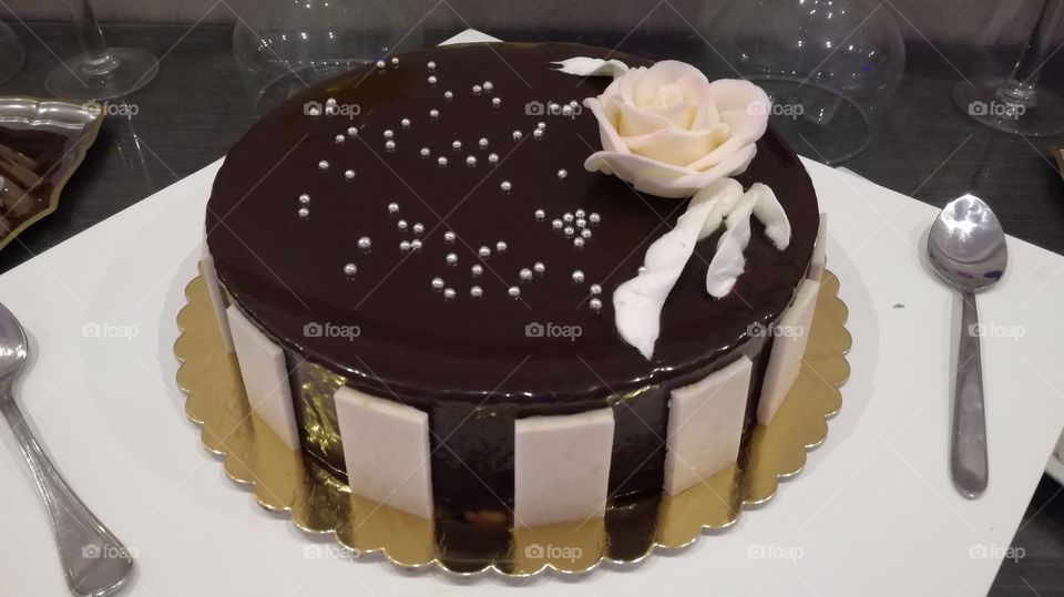 CHOCOLATE GLAZE CAKE