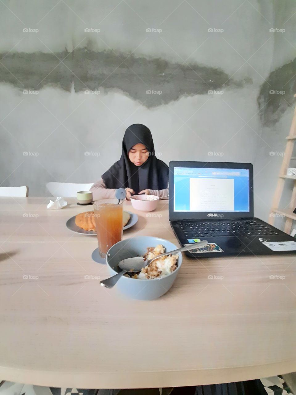 let's enjoy our lunch on the table