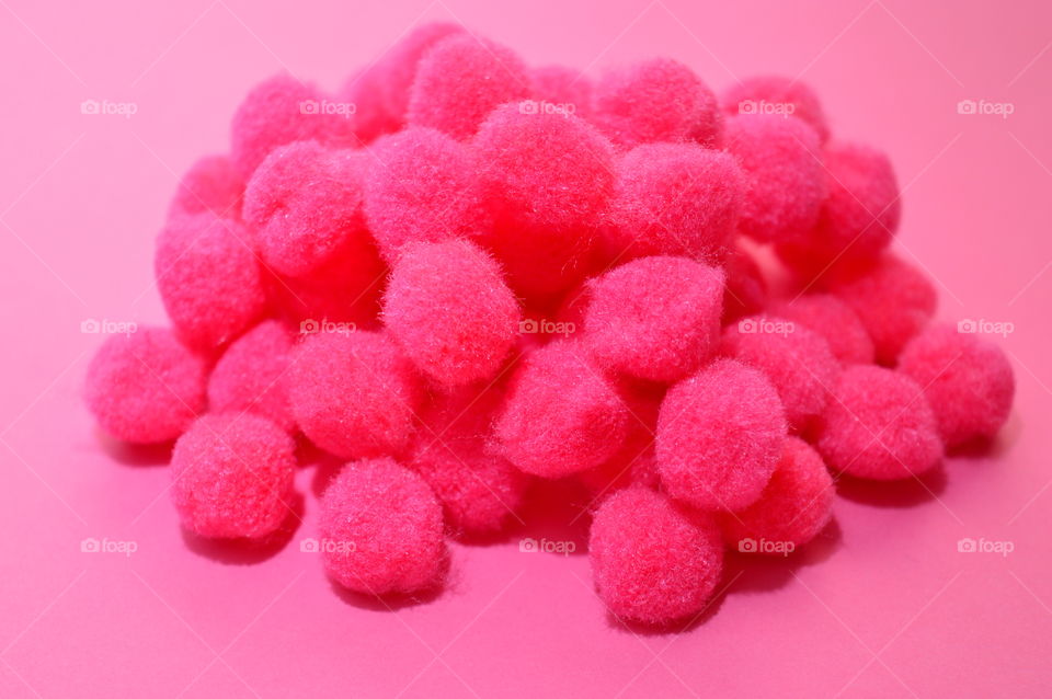 PINK POMPONICS